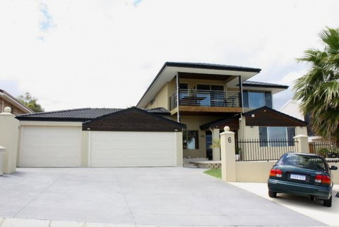 Robert Holl Master Builder - Builder Find 1