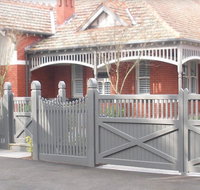Old Malvern Pickets - Builder Find